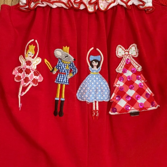 A beautiful christmas jumper. The size is 9 months but I found it to run large. - Picture 6 of 11